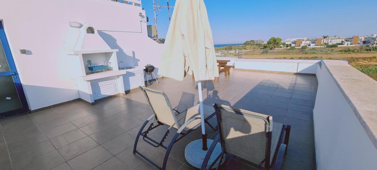 Stay Trinity Beach Apts Паралимни Экстерьер фото